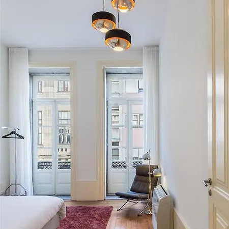 The White Box House Гостевой дом Порту