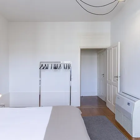 Гостевой дом The White Box House