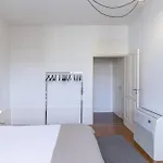 Vendégház The White Box House