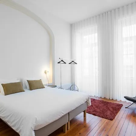 招待所 The White Box House *