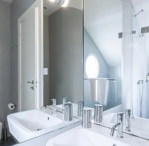 Pensión The White Box House